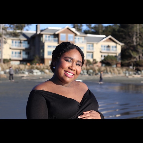 Maternity Fitted Gown V Neck Ruched Long Sleeve - Picture 2 of 3